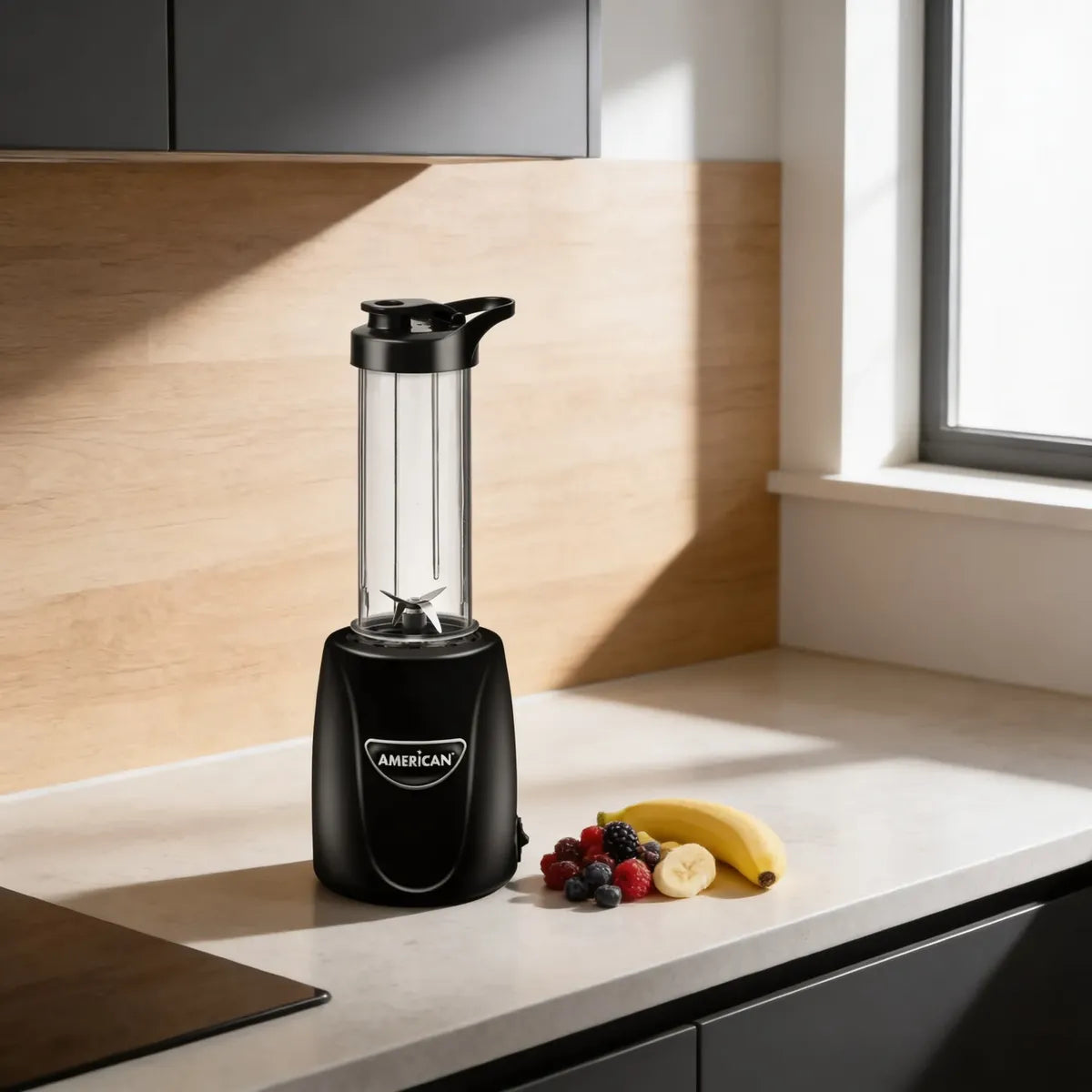 Nutri Procesador American 1 Velocidad, Vaso Sport de Plástico con Tapa, Color Negro - Mod. 4904